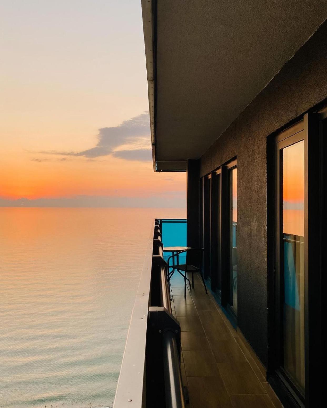 Best Seller In Booklng,Com Batumi Exterior foto
